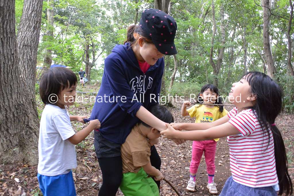 子どもの側で、子どもと関わる