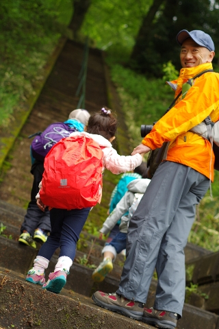 園の自然保育をサポートいたします。