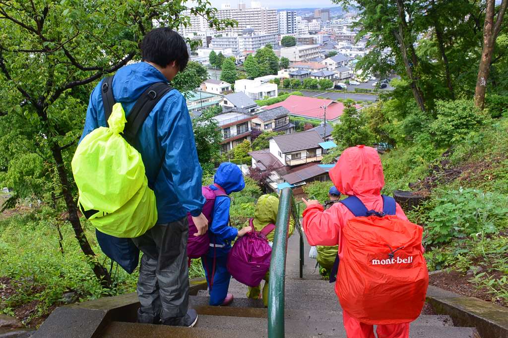 滝山ネイチャークラブ
リクルート
子どもを見守る青年